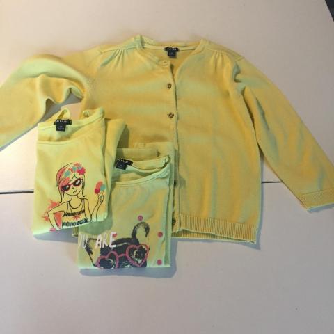 troc de  Lot de vêtements pour petite fille (4 ans), sur mytroc