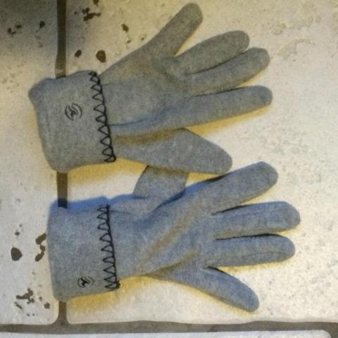 troc de  Paire de gants en polaire, sur mytroc