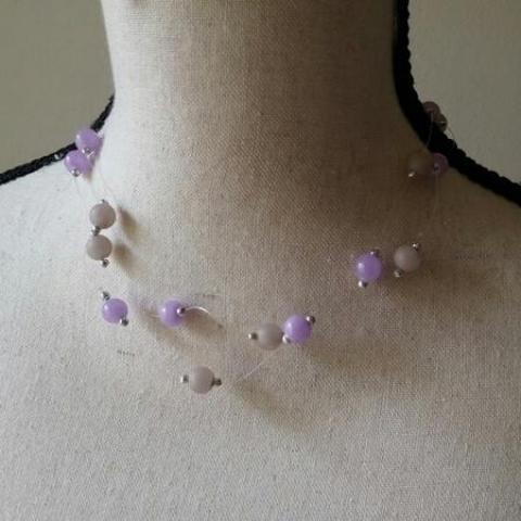 troc de  Collier perles roses et violettes pâles, sur mytroc