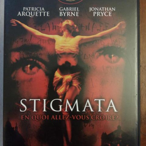 troc de  Stigmata, film avec Patricia Arquette et Gabriel Byrne, sur mytroc