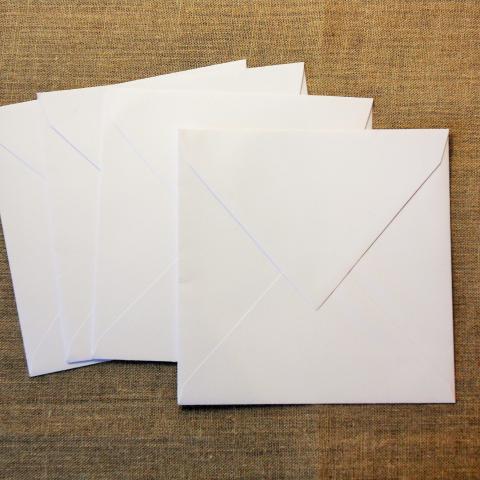 troc de  4 enveloppes Clairefontaine 16.5x16.5 cm, sur mytroc