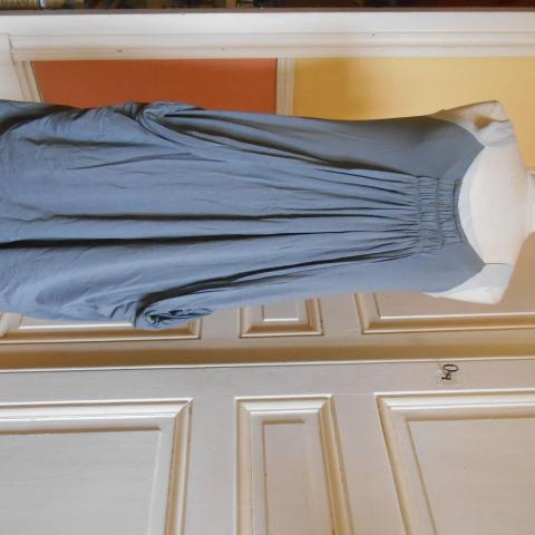 troc de  Robe "plis" bleue taille 36/38, sur mytroc