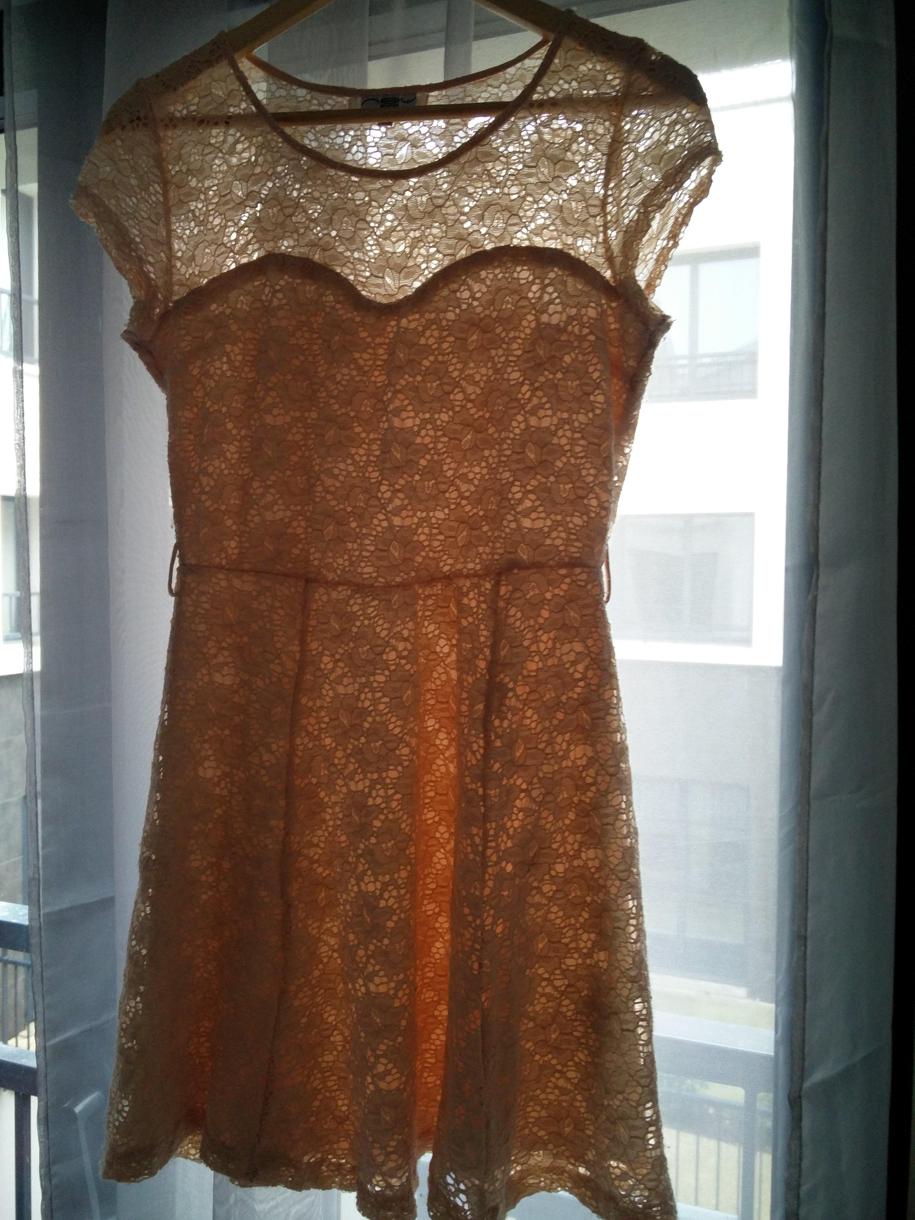 troc de troc robe dentelle rose beige newlook image 1