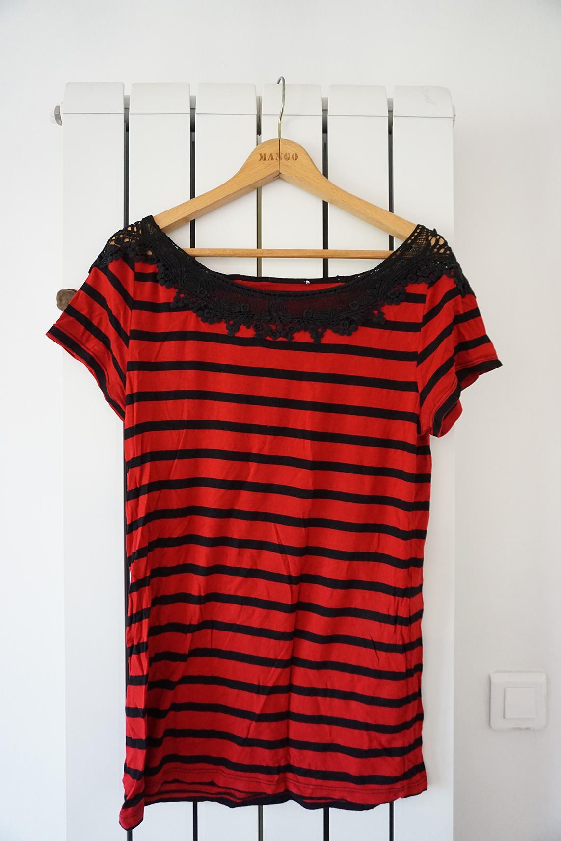 troc de troc joli t-shirt rayure rouge & noir & dentelle image 0
