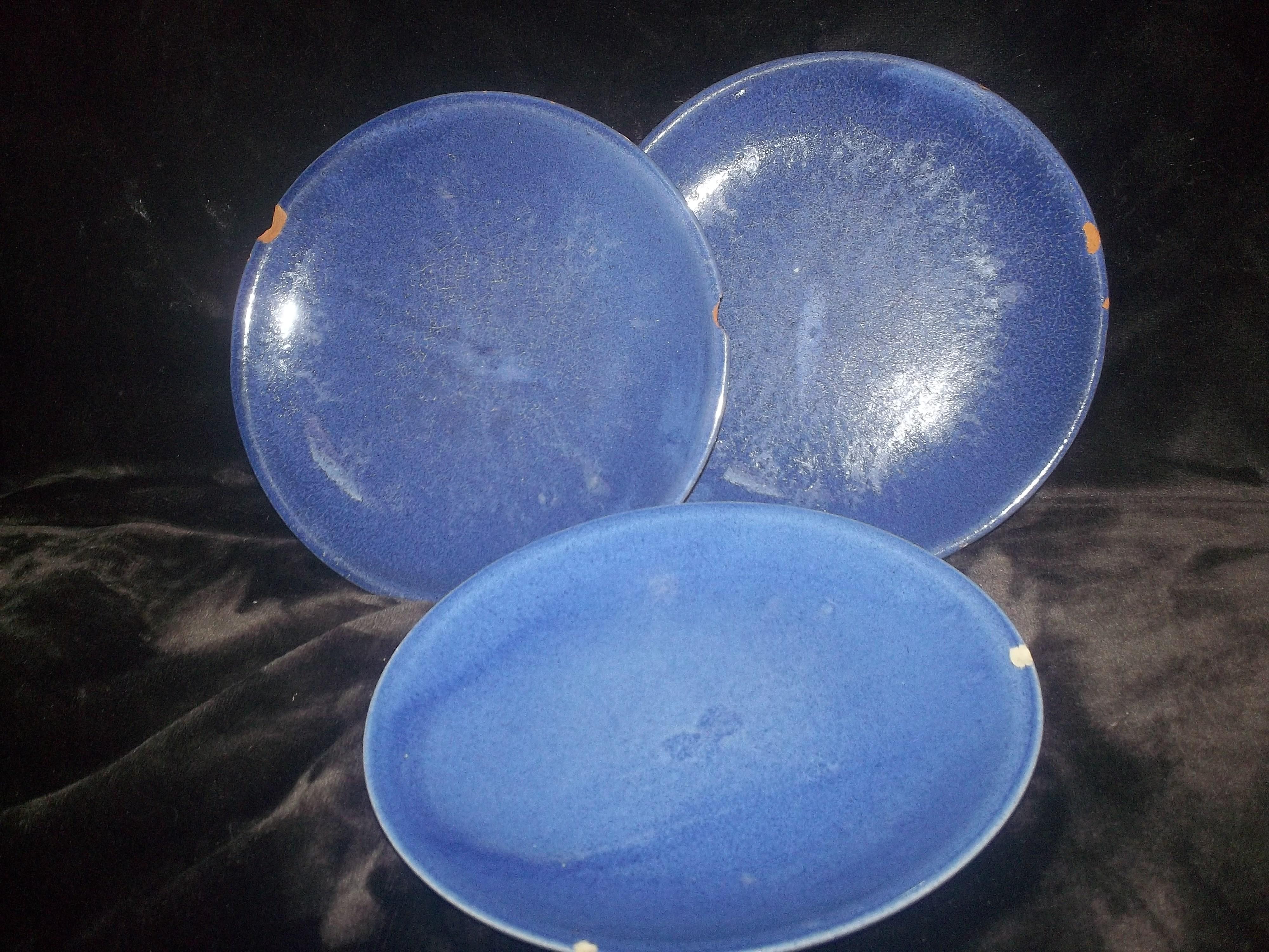 troc de troc 3 assiettes plates bleus image 0