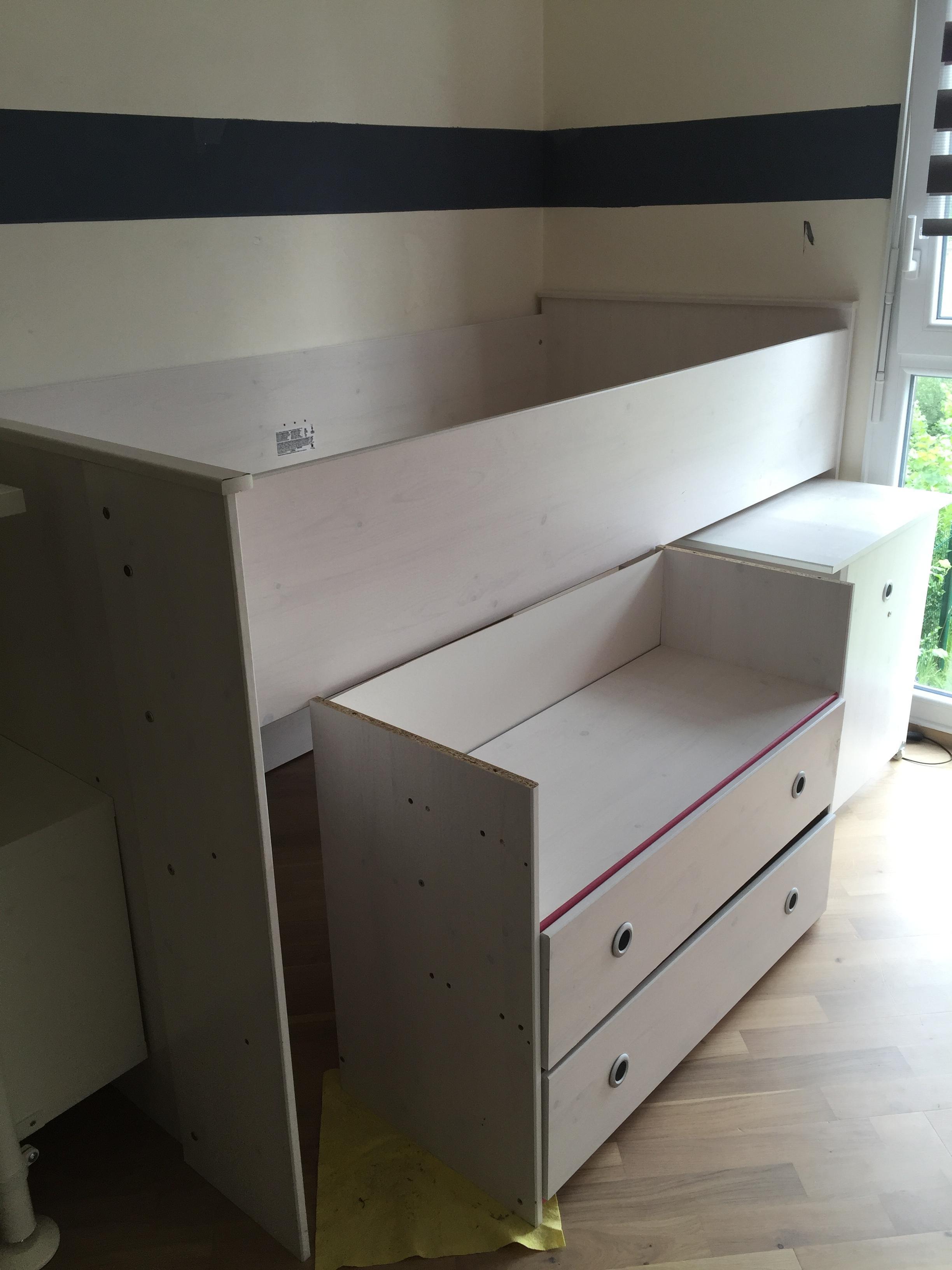 troc de troc lit surélevé couleur blanc rose avec commode et bureau image 0