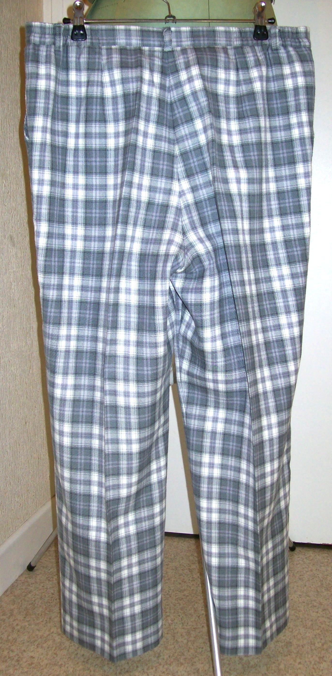 troc de troc pantalon gris et blanc, t~44 image 1