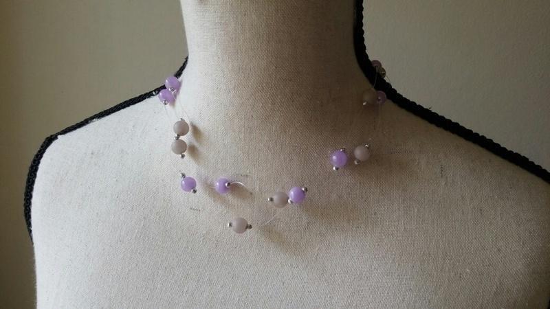 troc de troc collier perles roses et violettes pâles image 0