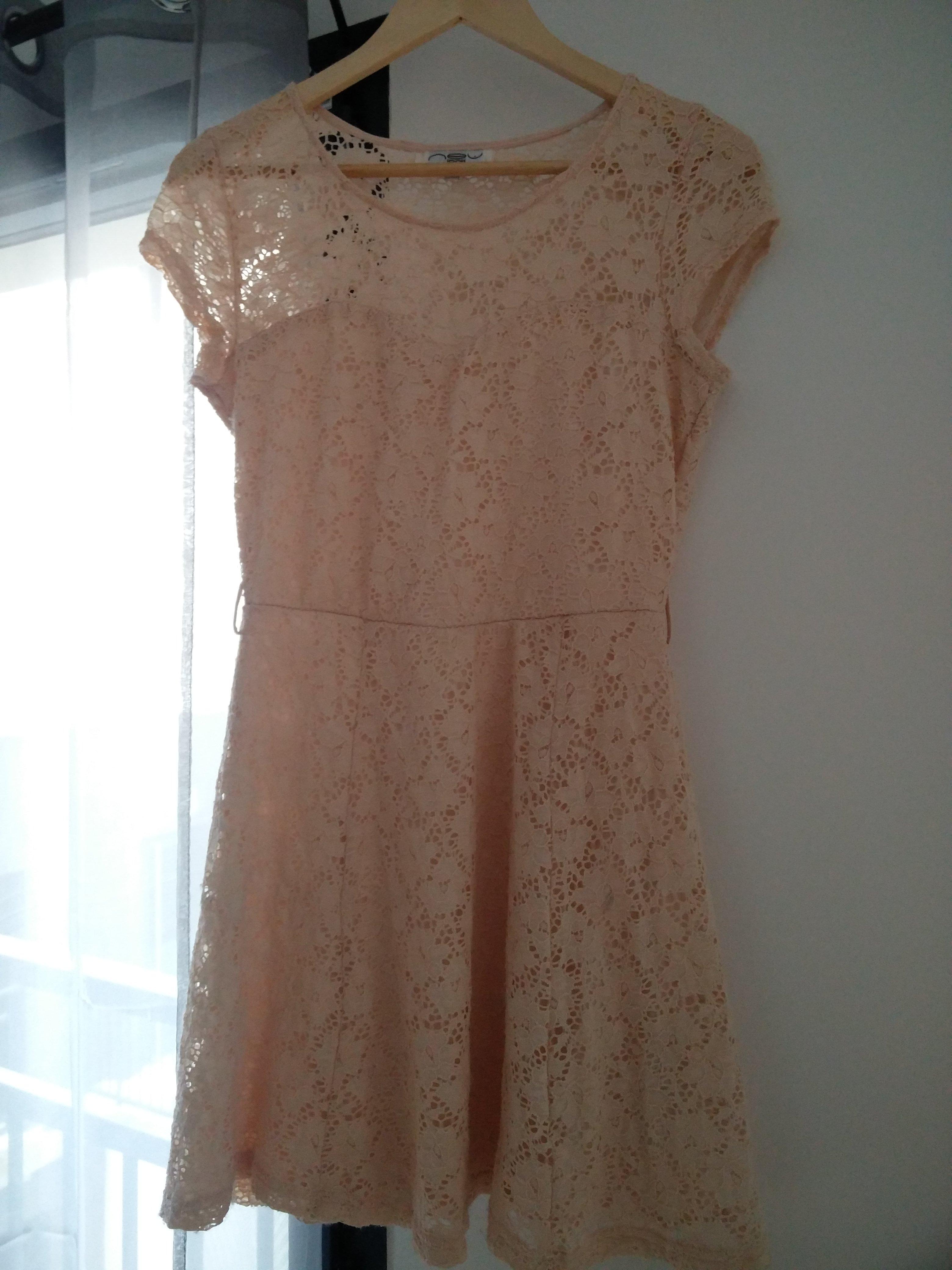 troc de troc robe dentelle rose beige newlook image 0