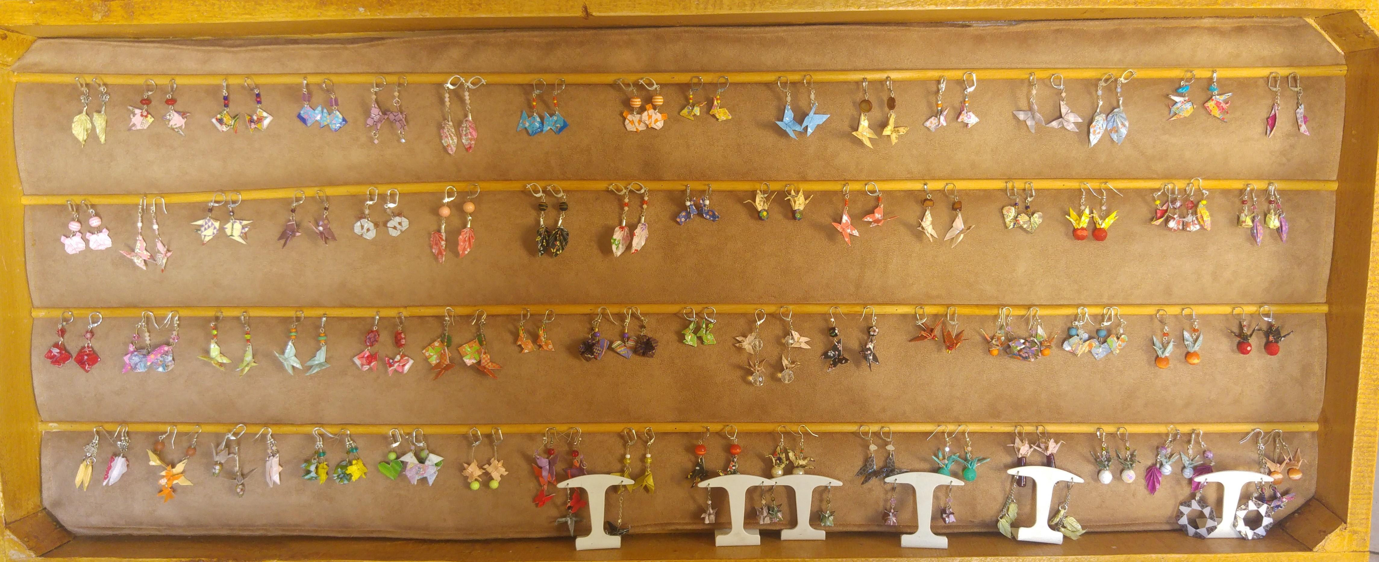 troc de troc boucles d'oreilles en origami de différentes forme et couleur image 1