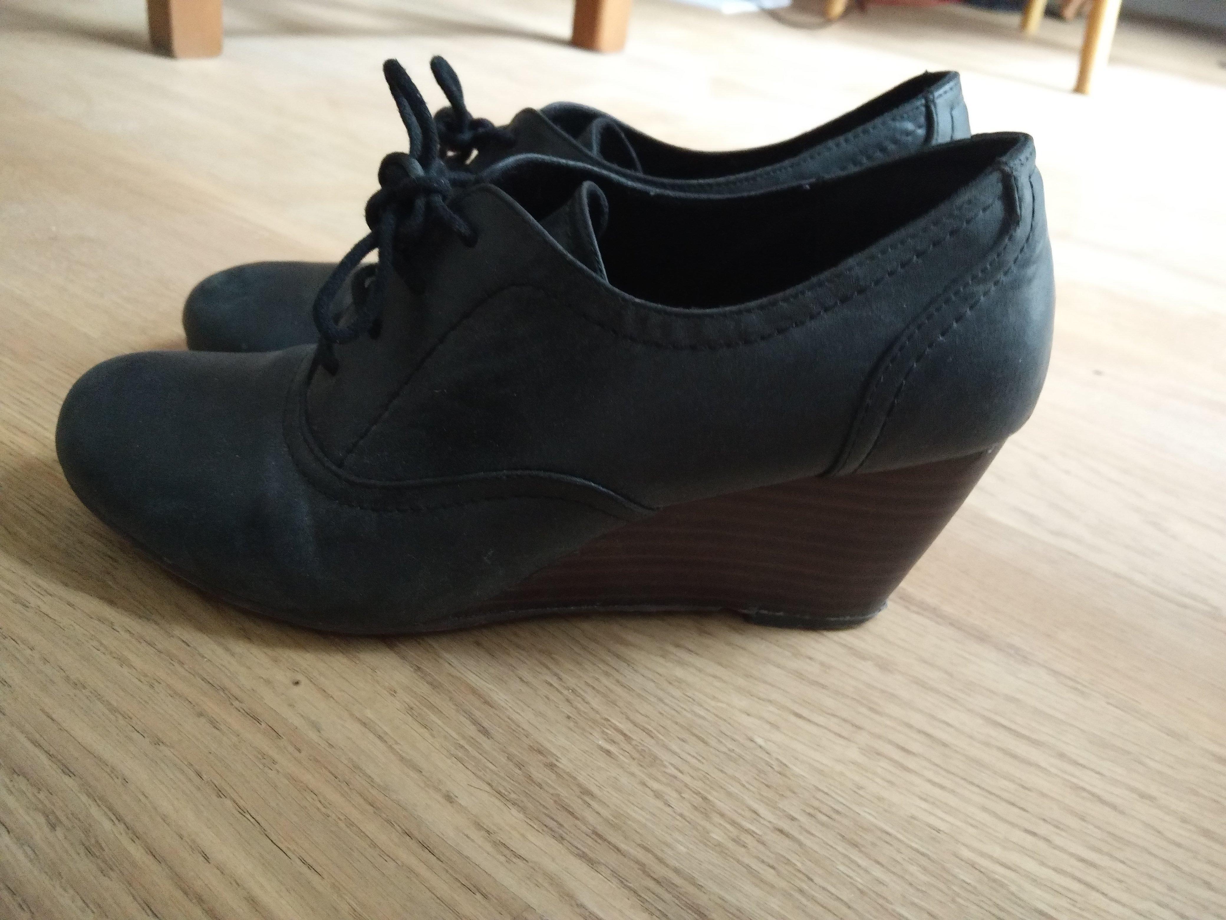 troc de troc chaussure derbies à talon noires image 1